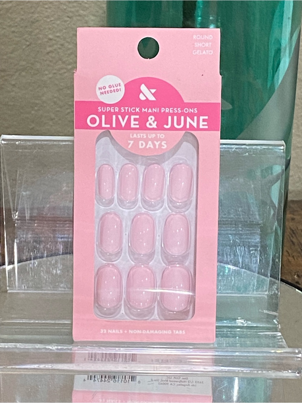 Olive & June Super Stick Mani Press-Ons in Light Pink Gelato, round, short, new!
